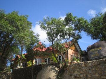 Mountain Top Hotel Kyaikto Exterior photo